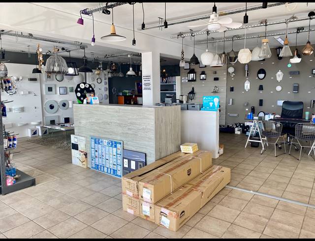 120M² BUSINESS FOR SALE IN VOORBAAI